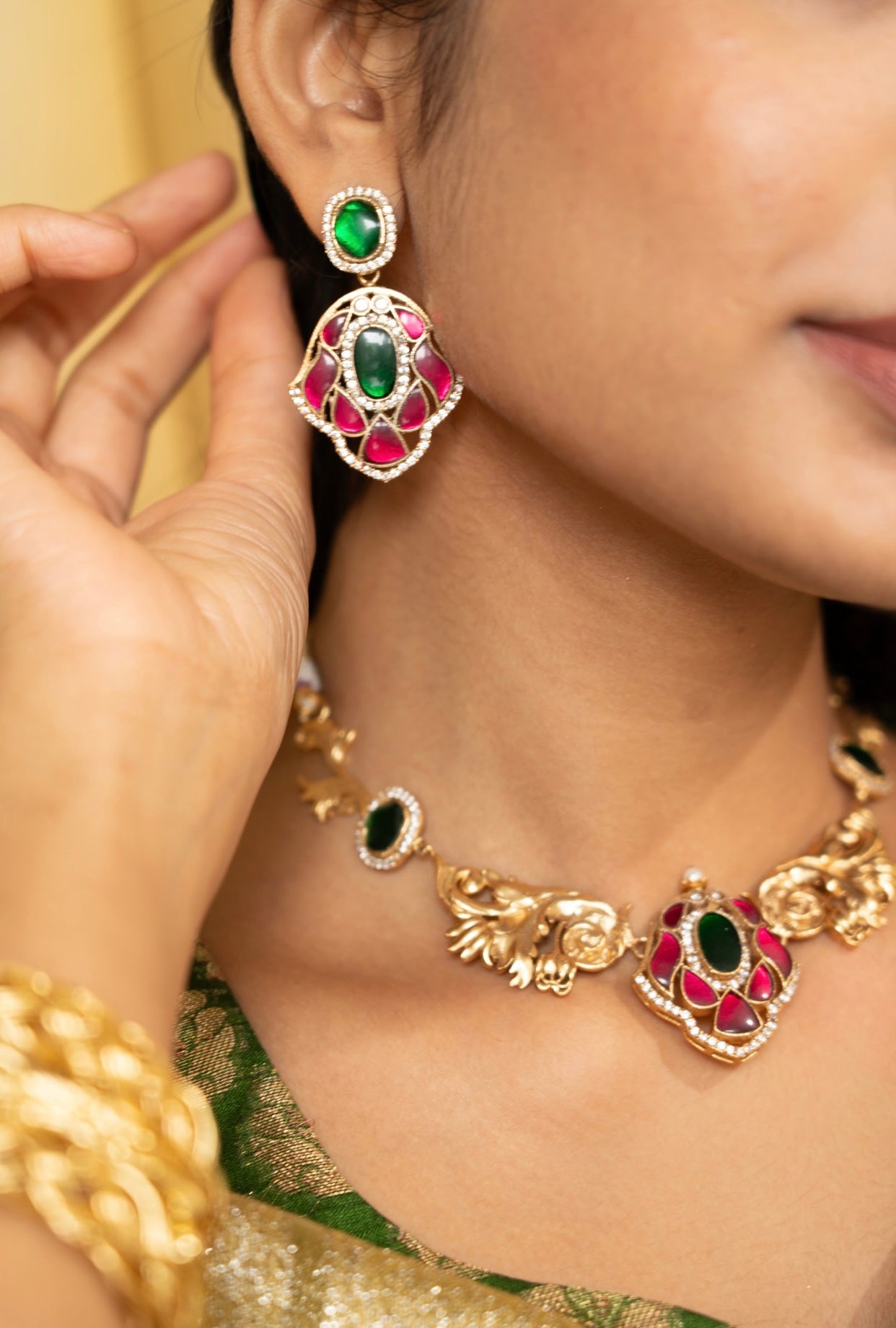 Urvii Danglers