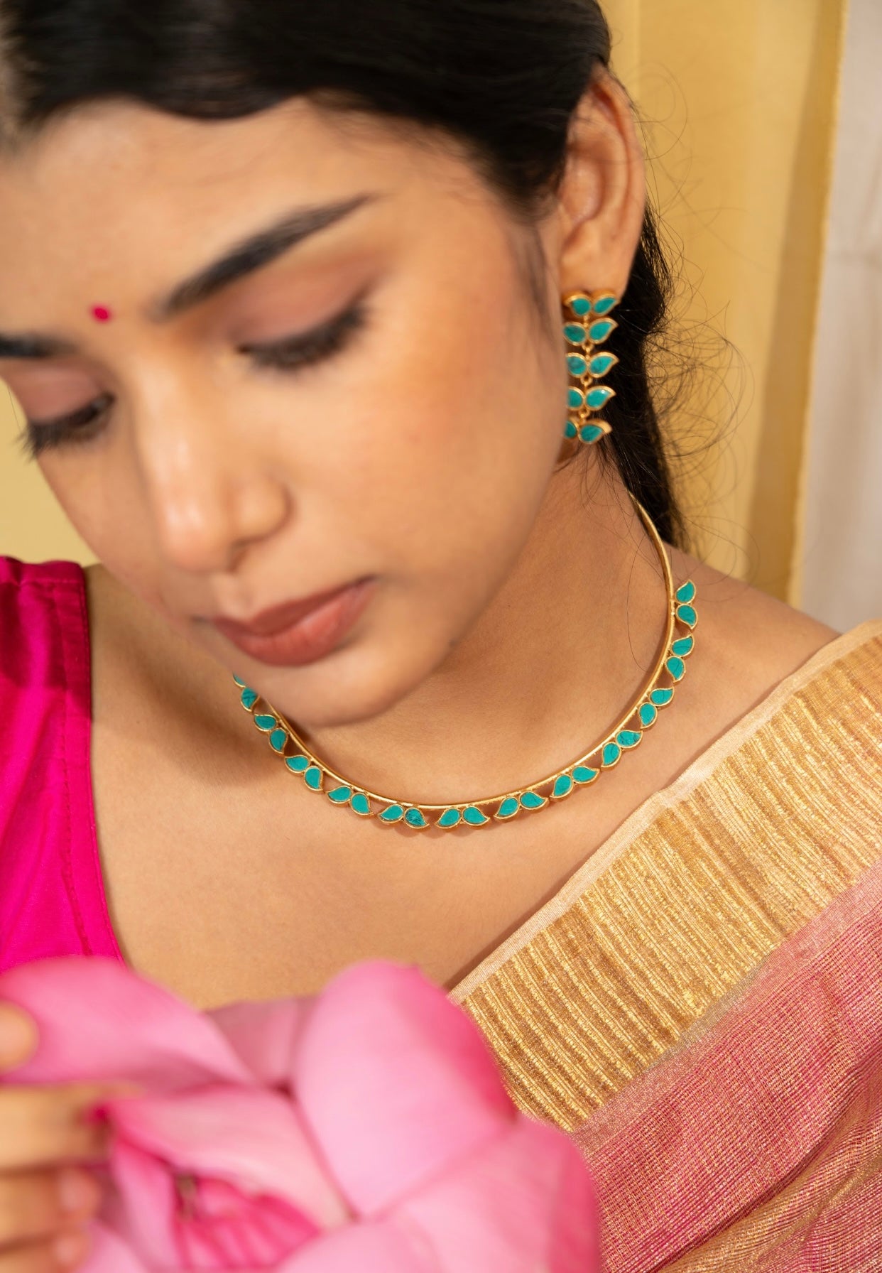Pankhudi Hasli Set